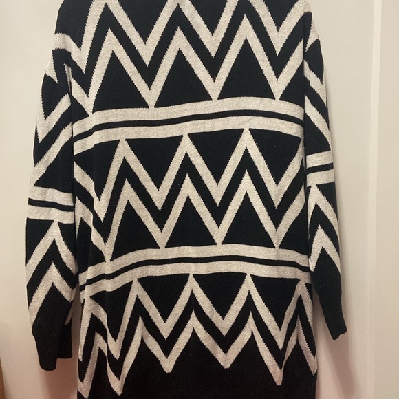 Express Sweater - Picture 2 of 2